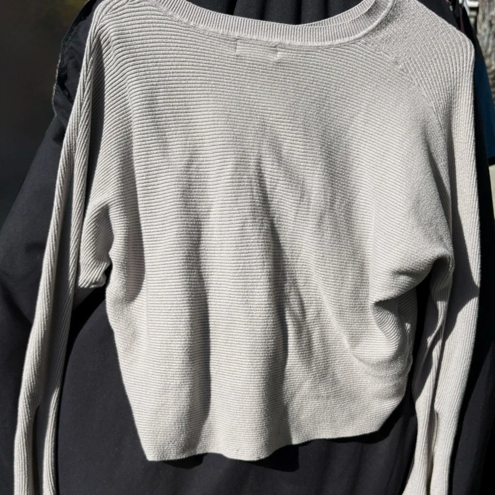 Carmen Marc Valvo Ribbed Knit Sweater - Light Gray - Picture 3 of 4